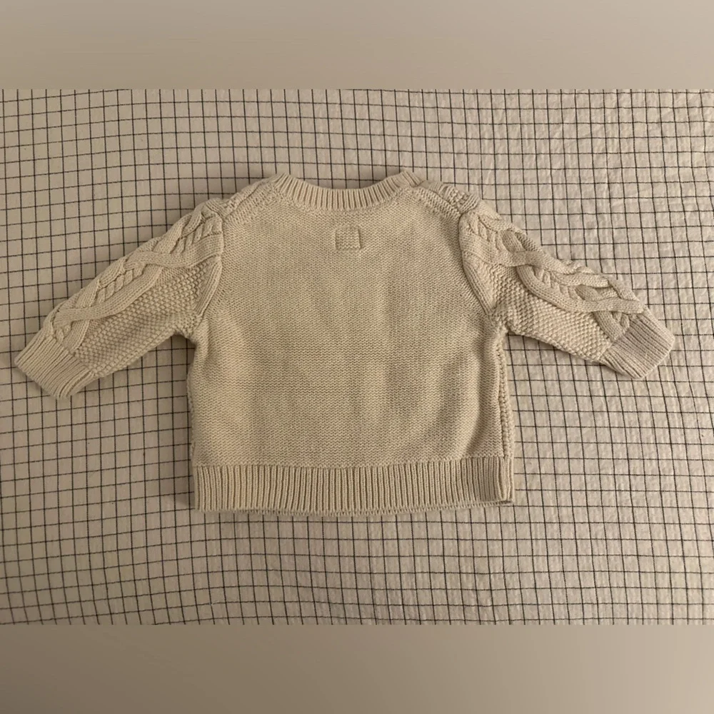 SOLD 🛍️5 for $5! Baby Gap Cream Cable Knit Sweater - Picture 4 of 4